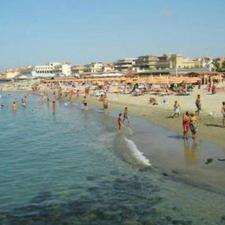 Апартаменты Cosy Studio Flat On The Seaside Лидо-ди-Остия Экстерьер фото